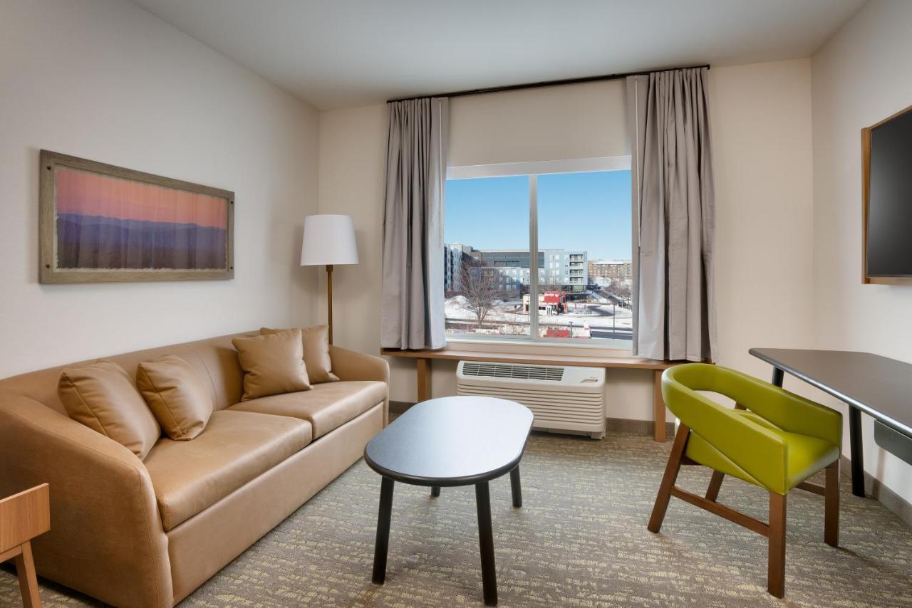 Fairfield Inn & Suites By Marriott Denver West/Federal Center Lakewood Exterior photo